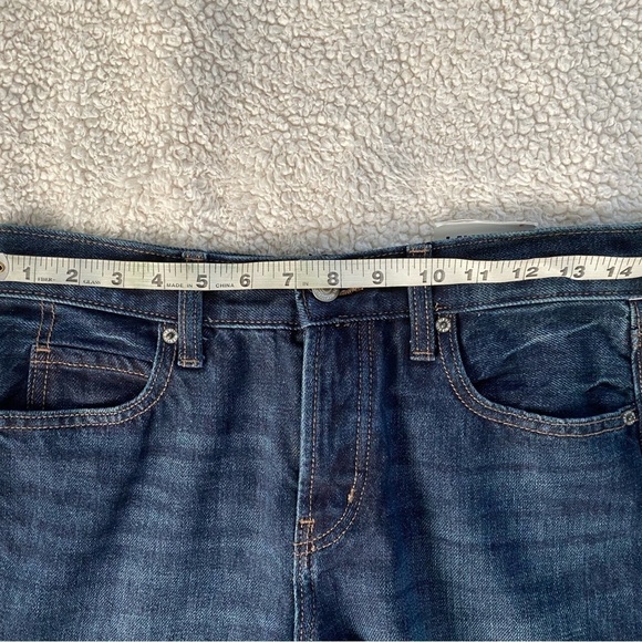 NWT- High-Waisted Button-Fly Slouchy
Straight crop Jeans for Women, size 2 - Picture 3 of 6